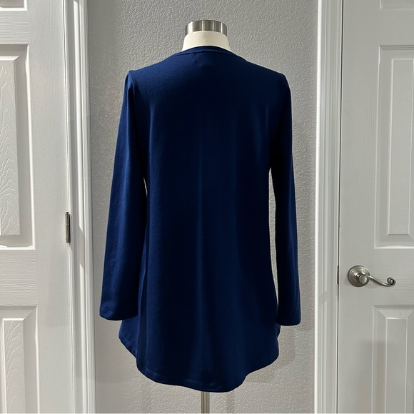 ❗️3/$20❗️LOGO Lounge by Lori Goldstein Crochet Overlay Long Sleeve Top - Picture 5 of 11